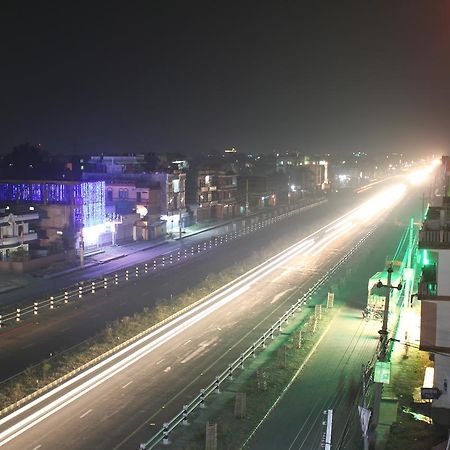 Asian Hotel Butwāl Exterior foto